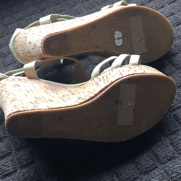 Cute Bohemian Wedge Sandals size 7.5 - Picture 4 of 4